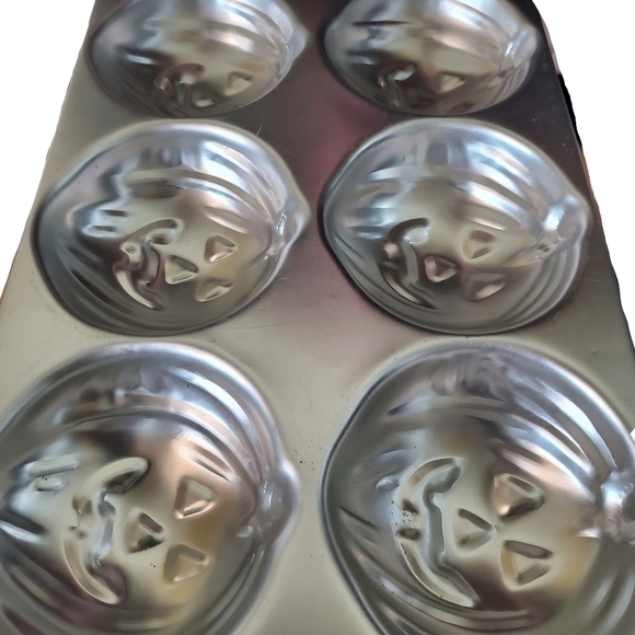 Vtg 1983 Wilton pumpkin Jack-o-lantern baking tray mold cakes muffins cupcakes - Picture 5 of 7